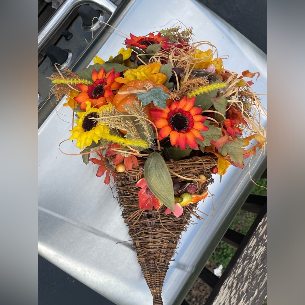 SOLD Thanksgiving Cornucopia